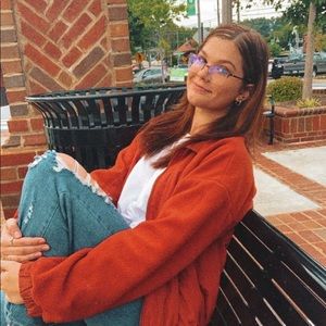 Meet your Posher, Emily